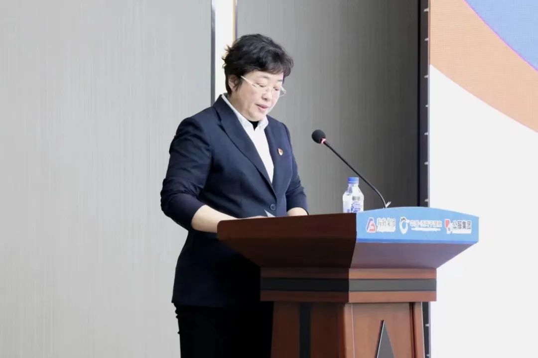 鞍勤集團(tuán)、溫泉集團(tuán)、公服集團(tuán)2023年新任干部任前集體談話及集體送任儀式圓滿結(jié)束