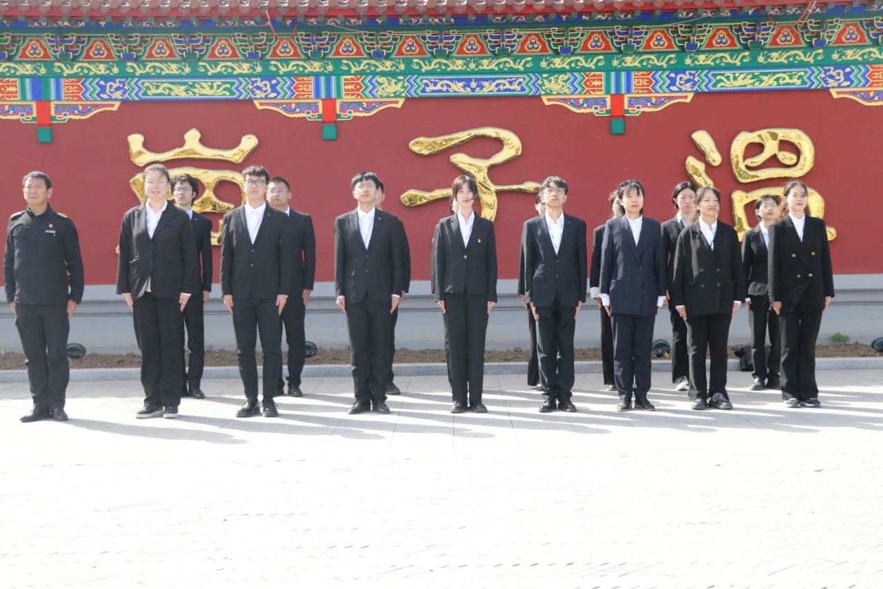 開啟新視野，展望新征程——鞍勤集團(tuán)、溫泉集團(tuán)、公服集團(tuán)新生階段性培訓(xùn)結(jié)束